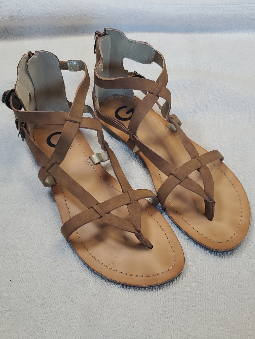 Guess Tan Brown Strappy Gladiator Sandals. Size 8
